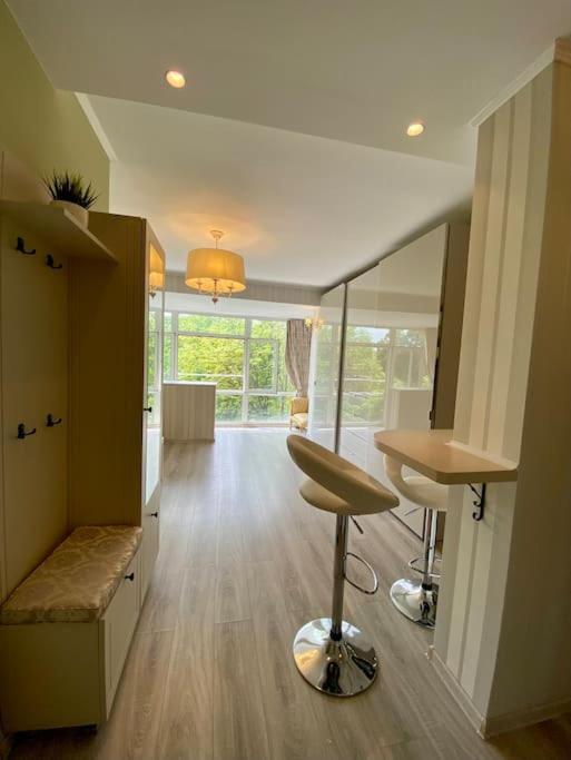 Downtown Studio - Ultra Central With Park View Bucarest Exterior foto