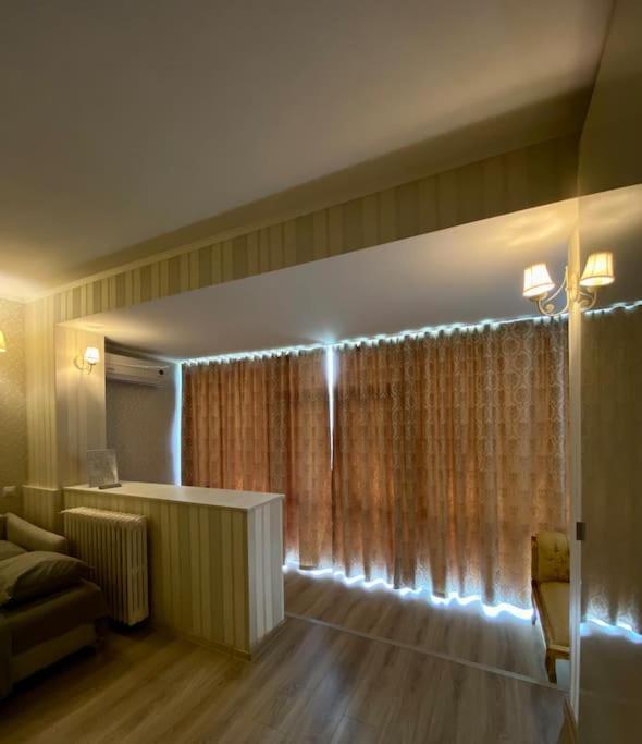 Downtown Studio - Ultra Central With Park View Bucarest Exterior foto