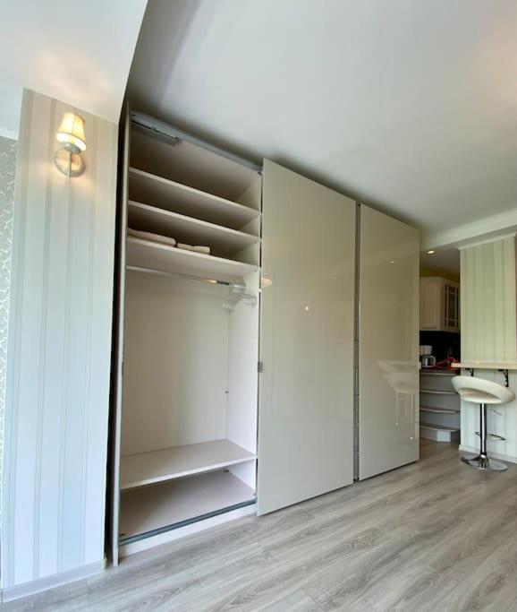 Downtown Studio - Ultra Central With Park View Bucarest Exterior foto
